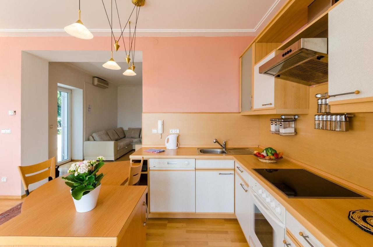 Jurincic Apartment Crikvenica Phòng bức ảnh