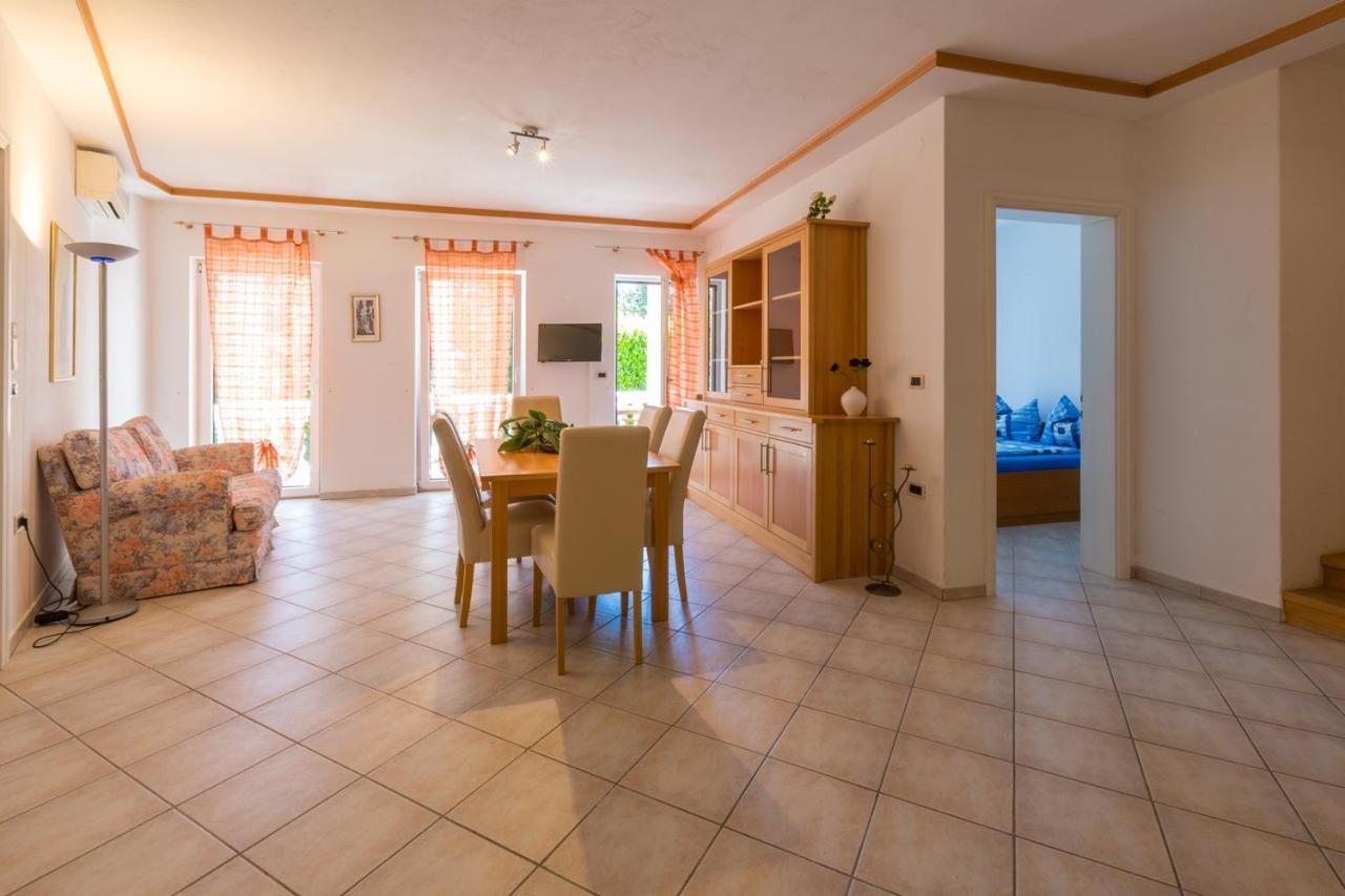 Jurincic Apartment Crikvenica Phòng bức ảnh